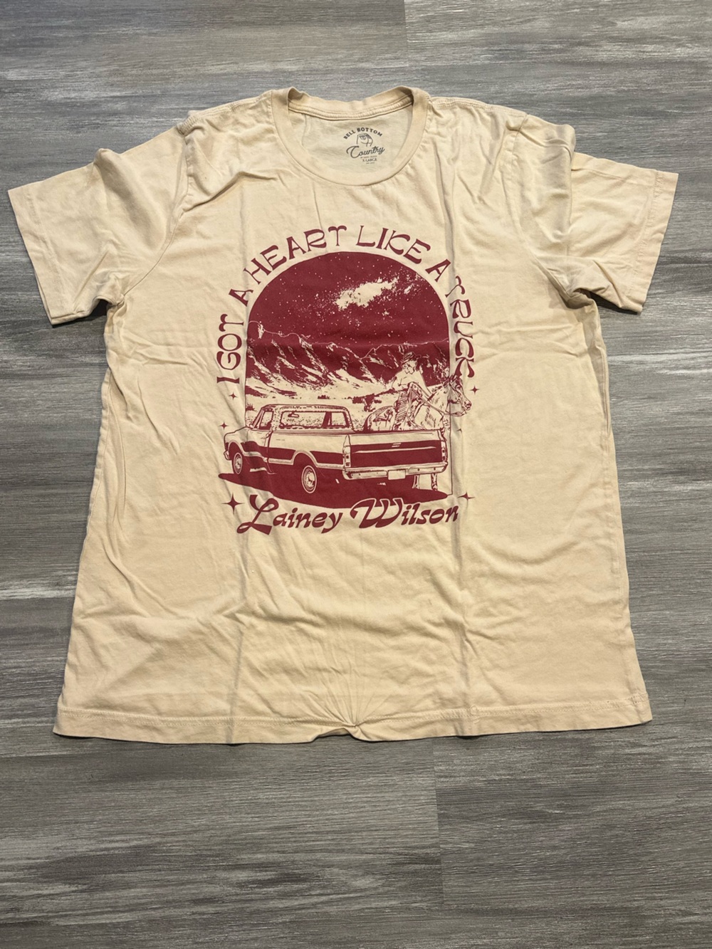 Lainey Wilson “I Got a Heart Like A Truck” Band Concert Tee XL